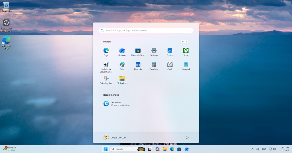 ภาพหน้าจอ Desktop ของ Windows 11 25H2 ที่ติดตั้งเสร็จใหม่